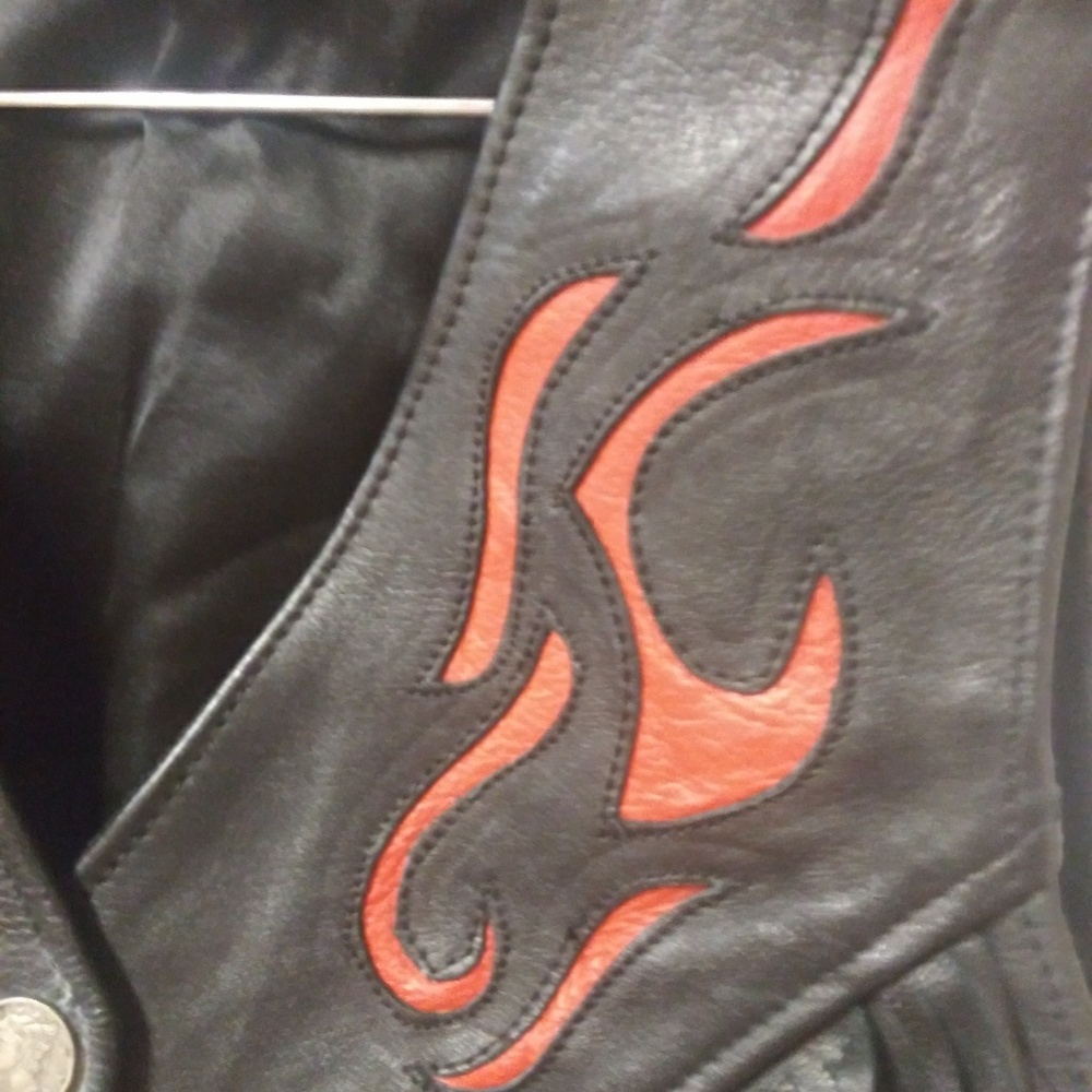 LEATHER MOTORCYCLE VEST - Picture 2 of 6
